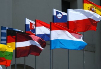 POLSKA W EUROPIE  I W ŚWIECIE
